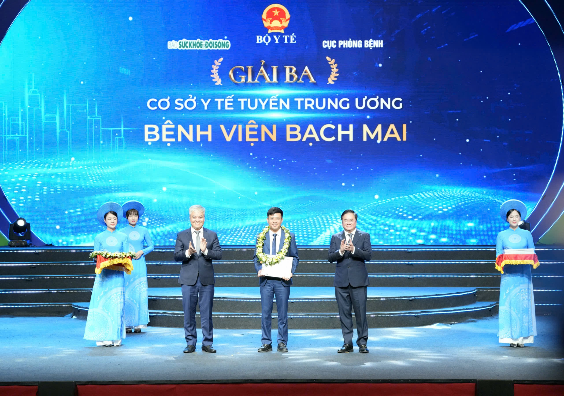 Bệnh viện Bạch Mai: “Cơ sở y tế Xanh - Sạch - Đẹp”