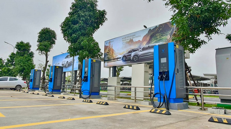Làn sóng đầu tư hạ tầng sạc điện xe hơi