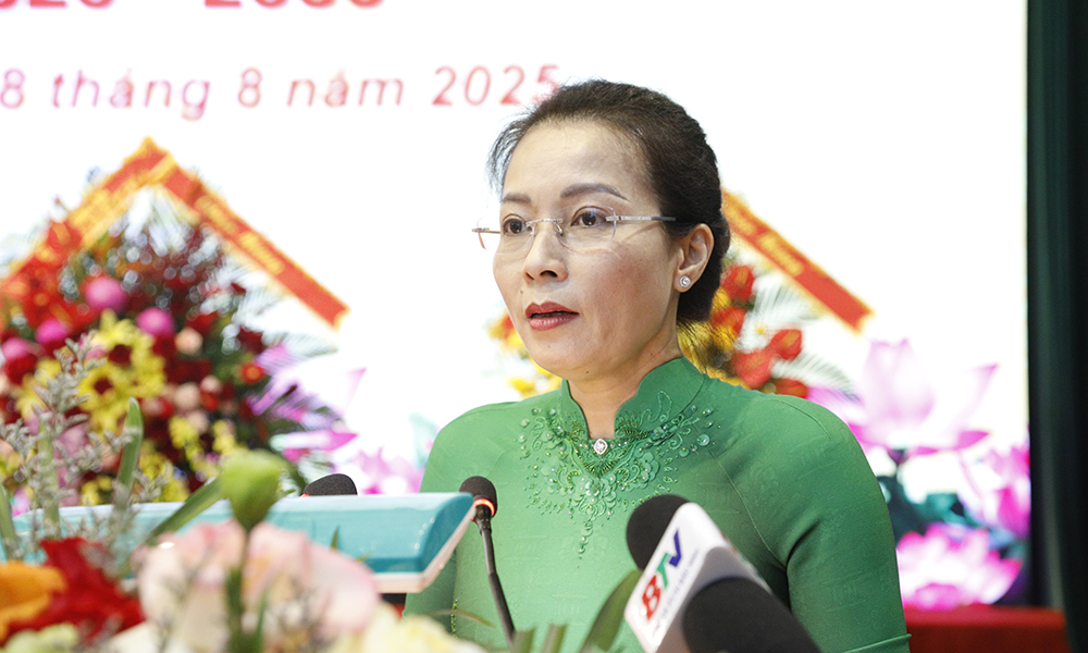 Nguyễn Thị Hương, Phó Bí thư Thường trực Tỉnh ủy Nguyễn Thị Hương, Phó Bí thư Thường trực Tỉnh ủy