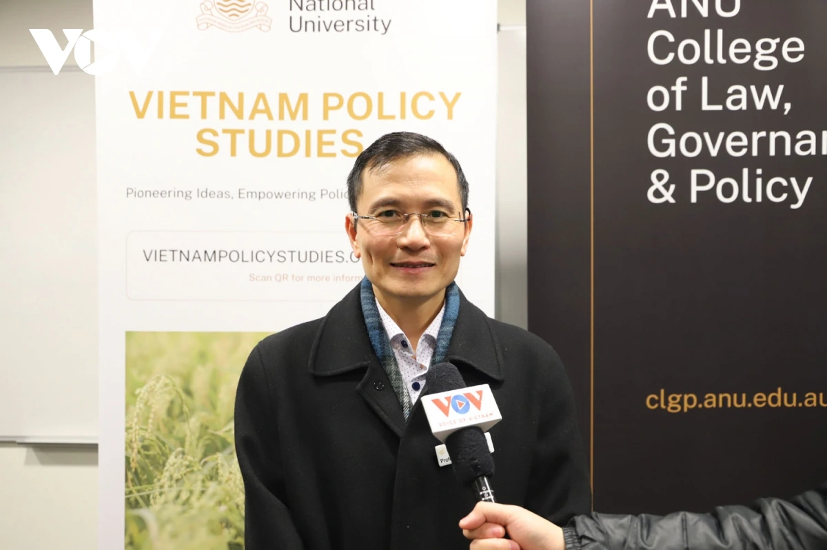 Giáo sư Chu Hoàng Long, Đại học Quốc gia Australia