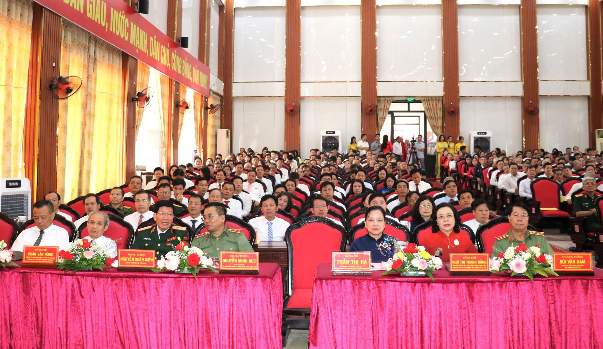 Các đại biểu dự Đại hội