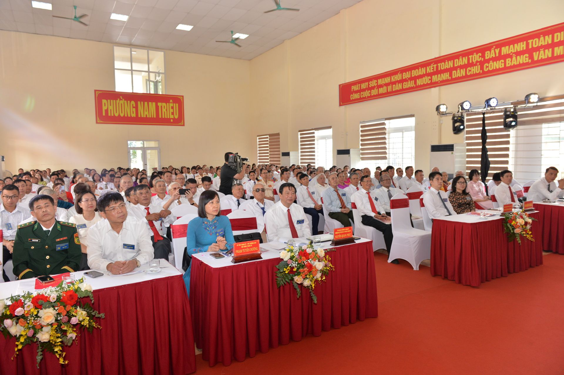 Đại biểu dự Đại hội.