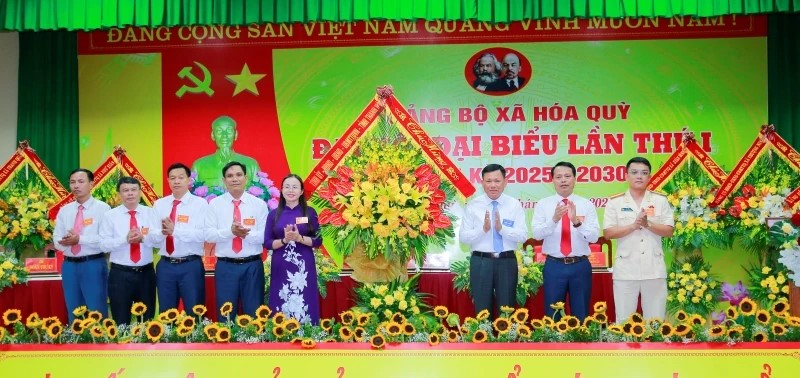 Phó Chủ tịch Thường trực UBND tỉnh Thanh Hóa dự Đại hội đại biểu Đảng bộ xã Hóa Quỳ