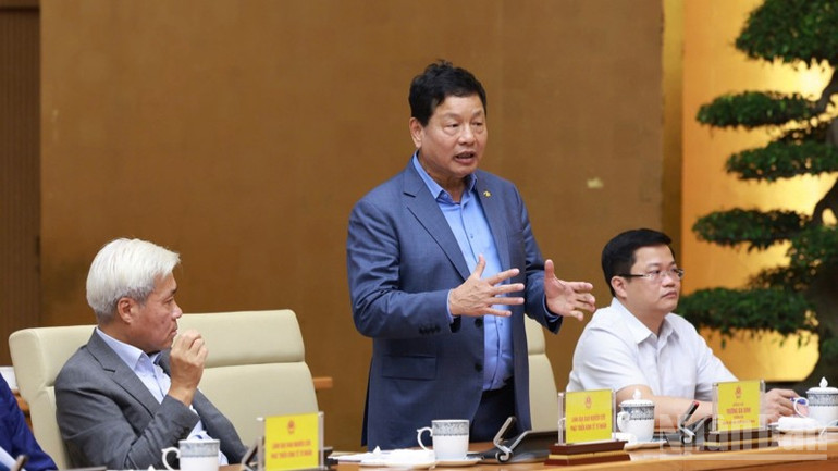 Chủ tịch Tập đoàn FPT Trương Gia Bình phát biểu ý kiến tại buổi làm việc. (Ảnh: Trần Hải)