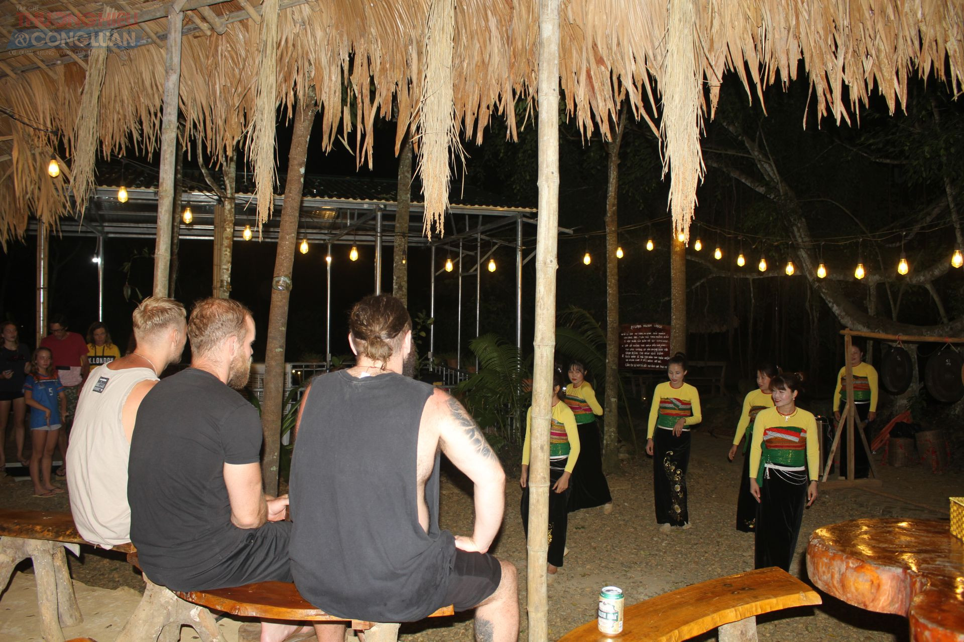 Du khách quốc tế