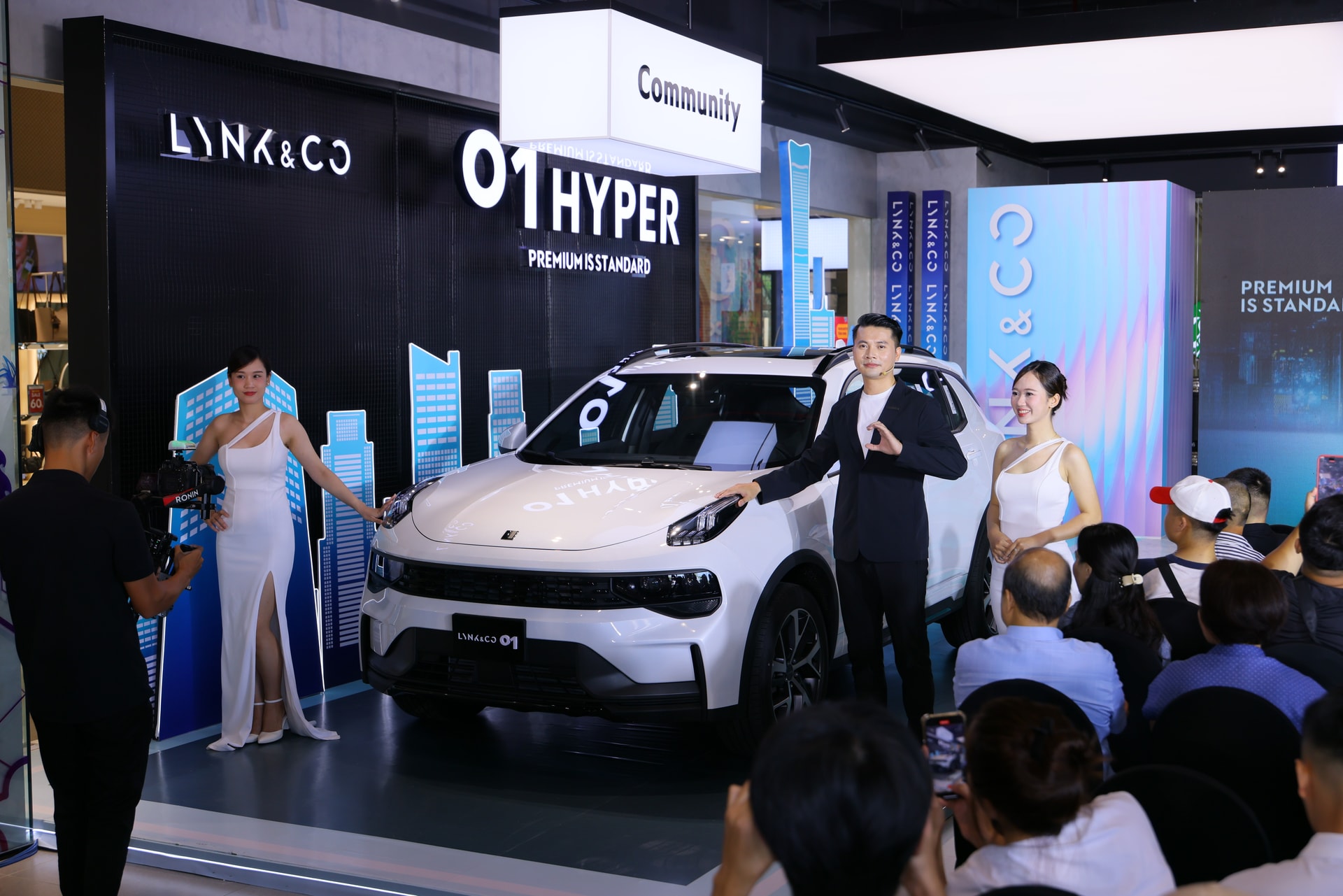 Lynk&Co 01 Hyper mới được trưng bày tại Hà Nội ngày 9/8. Ảnh: Hoàng Linh