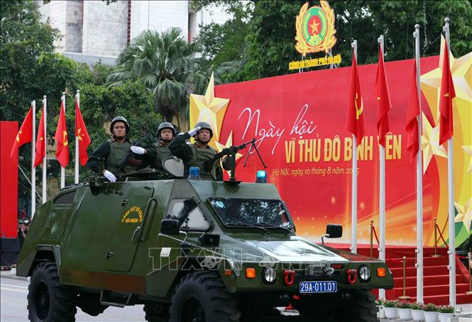 Màn diễu binh của khối xe ô tô đặc chủng Cảnh sát cơ động. Ảnh: Phạm Kiên/TTXVN Màn diễu binh của khối xe ô tô đặc chủng Cảnh sát cơ động. Ảnh: Phạm Kiên/TTXVN