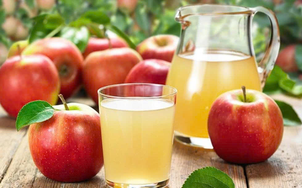 Nước ép táo dễ làm lại cực tốt cho sức khỏe.