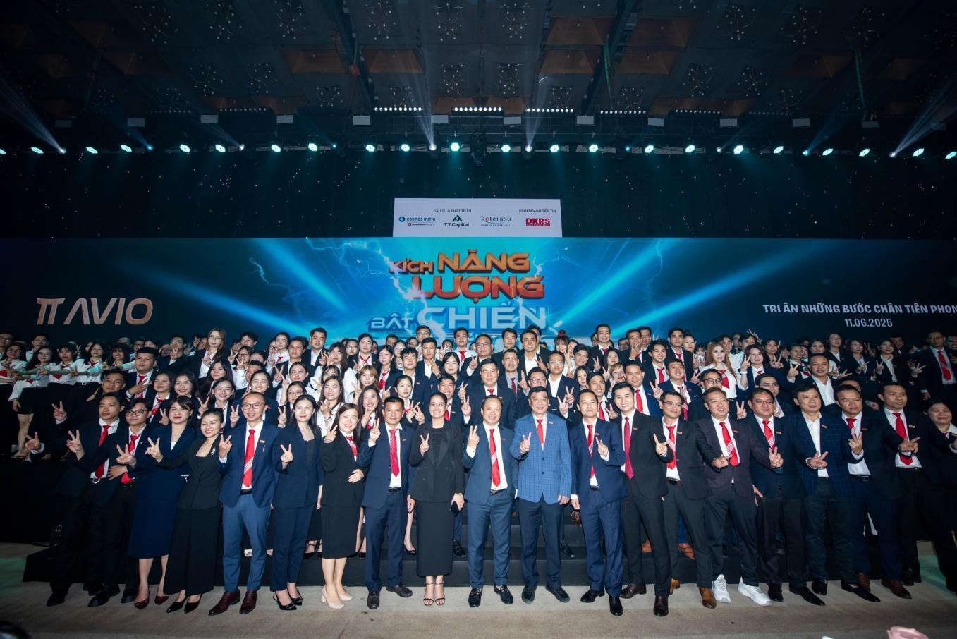 DKRS sở hữu đội ngũ kinh doanh hùng hậu là nền tảng triển khai thành công nhiều dự án lớn DKRS sở hữu đội ngũ kinh doanh hùng hậu là nền tảng triển khai thành công nhiều dự án lớn