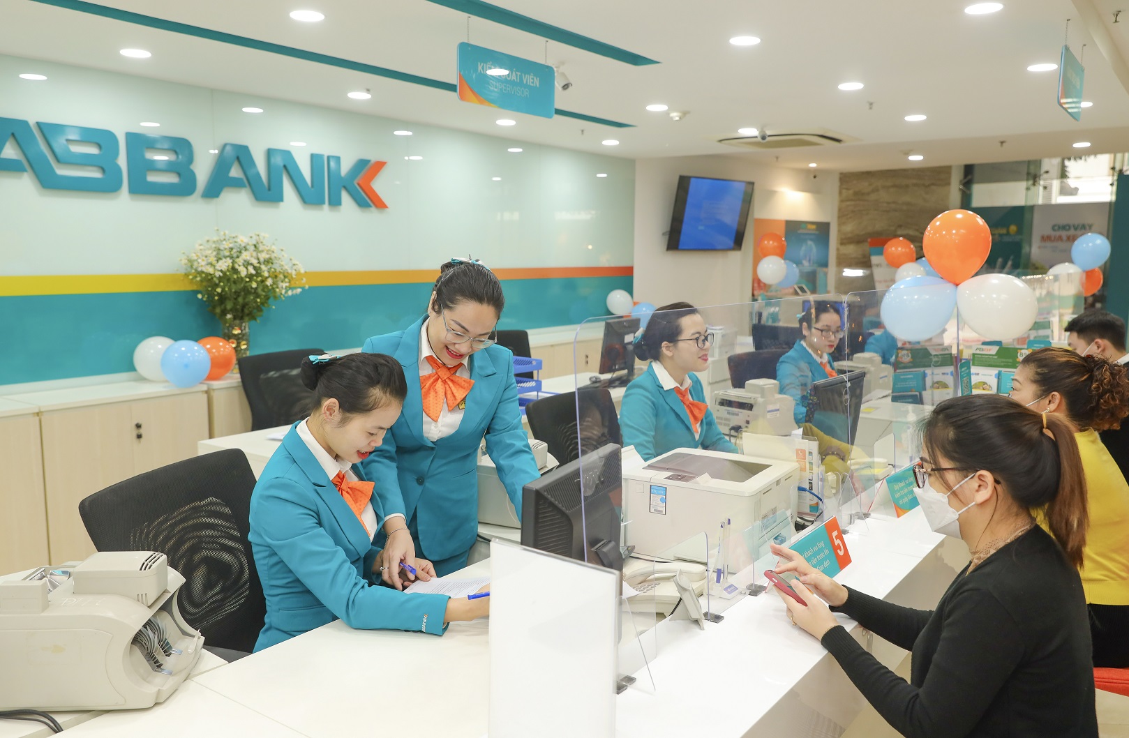 ABBank vừa đồng loạt giảm 0,1%/năm, áp dụng với tiền gửi kỳ hạn từ 1 tháng đến 60 tháng kể từ hôm nay. (Ảnh minh hoạ) ABBank vừa đồng loạt giảm 0,1%/năm, áp dụng với tiền gửi kỳ hạn từ 1 tháng đến 60 tháng kể từ hôm nay. (Ảnh minh hoạ)