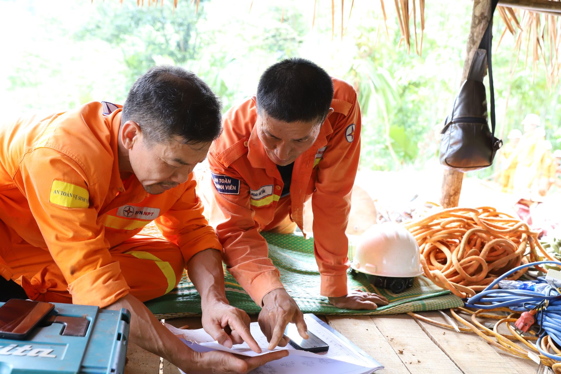 Tinh thần mạch 3 đang lan tỏa trên công trường thi công đường dây 500kV Lào Cai - Vĩnh Yên Tinh thần mạch 3 đang lan tỏa trên công trường thi công đường dây 500kV Lào Cai - Vĩnh Yên