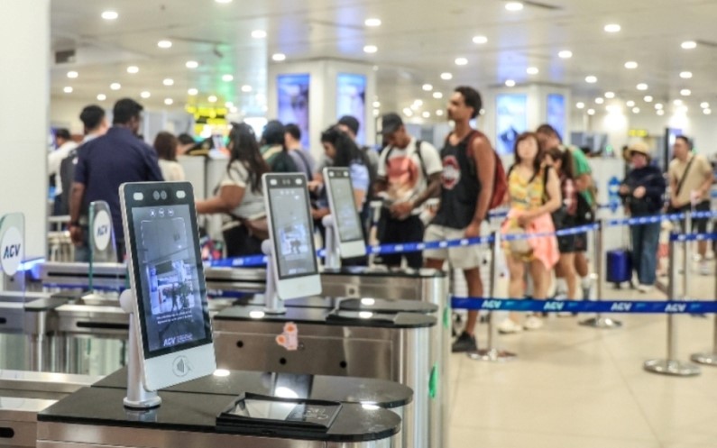 Công nghệ sinh trắc học trên nền tảng VNeID đã được tăng cường triển khai tại các cảng hàng không Công nghệ sinh trắc học trên nền tảng VNeID đã được tăng cường triển khai tại các cảng hàng không