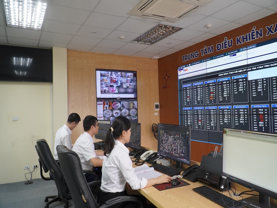 ...được kết nối điều khiển vận hành từ Trung tâm Điều khiển xa