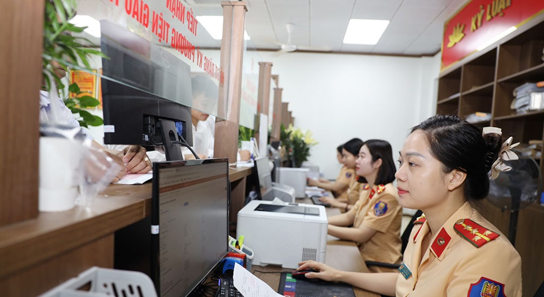 Hưng Yên tạo điều kiện thuận lợi cho người dân và doanh nghiệp đăng ký xe