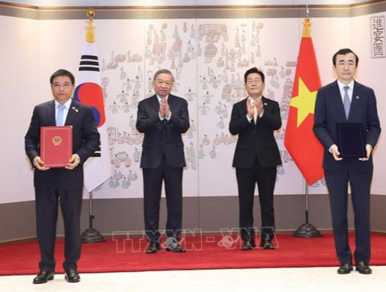 Tổng Bí thư Tô Lâm chứng kiến lễ trao các văn kiện hợp tác Việt Nam - Hàn Quốc