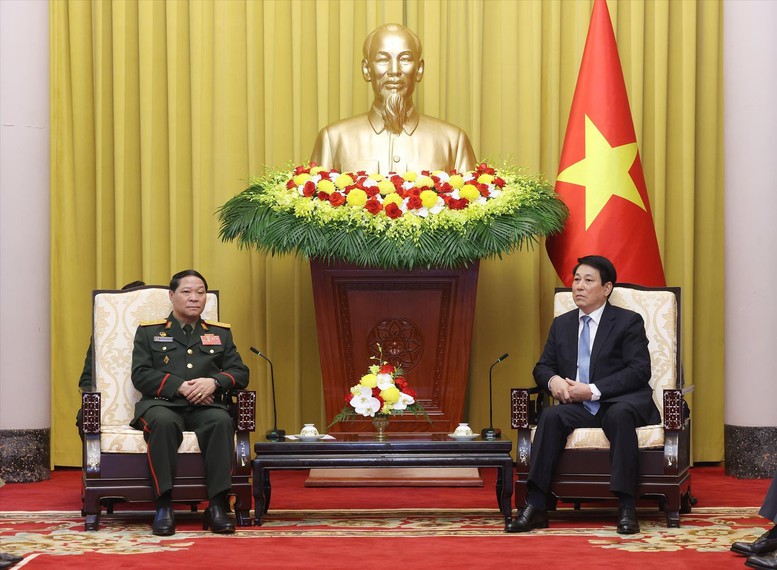 Chủ tịch nước Lương Cường tiếp Chủ nhiệm Tổng cục Chính trị QĐND Lào Vongsone Inpanphim. Ảnh TTXVN Chủ tịch nước Lương Cường tiếp Chủ nhiệm Tổng cục Chính trị QĐND Lào Vongsone Inpanphim. Ảnh TTXVN