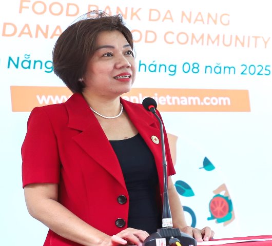 Bà Lê Thị Như Hồng - Chủ tịch Hội Chữ thập đỏ TP. Đà Nẵng phát biểu tại lễ ra mắt.
