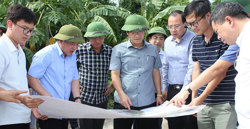 kiểm tra, khảo sát phương án đầu tư xây dựng tuyến đường cảnh quan kết hợp kè, phát triển đô thị và dịch vụ hai bên bờ sông Đáy, kiểm tra, khảo sát phương án đầu tư xây dựng tuyến đường cảnh quan kết hợp kè, phát triển đô thị và dịch vụ hai bên bờ sông Đáy,