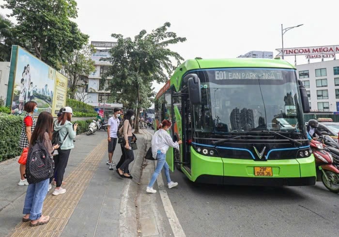 Hà Nội tăng cường 20 tuyến xe buýt, kết nối các ngả TP về Trung tâm hội chợ triển lãm quốc gia Hà Nội tăng cường 20 tuyến xe buýt, kết nối các ngả TP về Trung tâm hội chợ triển lãm quốc gia
