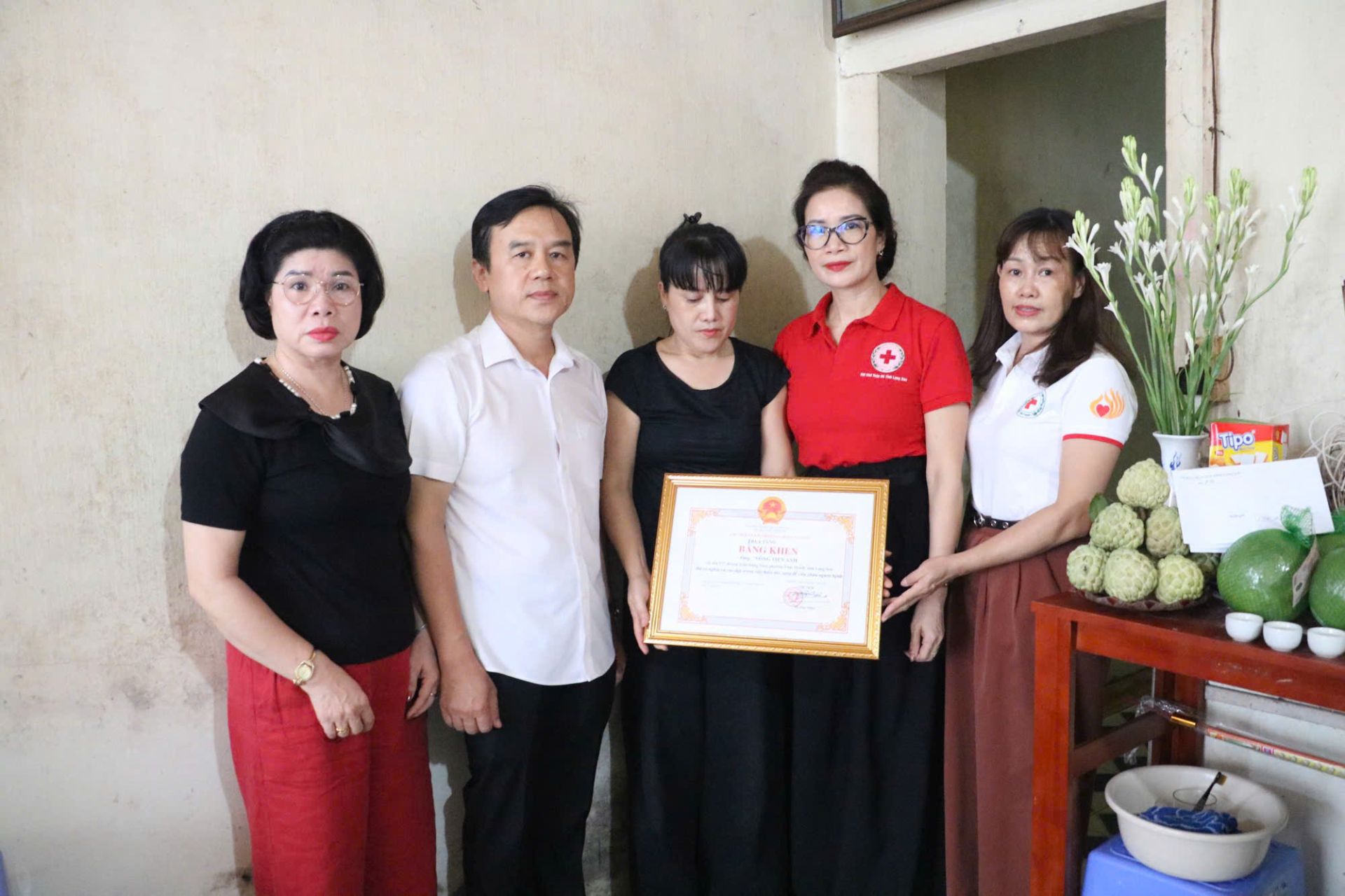 Truy tặng bằng khen của Chủ tịch UBND tỉnh cho người hiến tạng