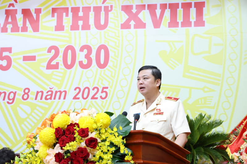 Thiếu tướng Nguyễn Tiến Trung, Giám đốc Công an tỉnh Lạng Sơn phát biểu khai mạc đại hội