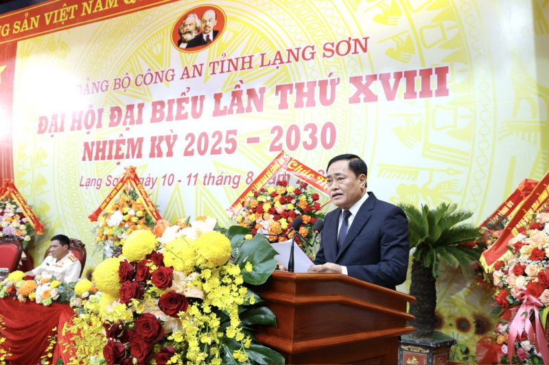 Phó Bí thư Tỉnh ủy, Chủ tịch UBND tỉnh Lạng Sơn Hồ Tiến Thiệu phát biểu tại đại hội