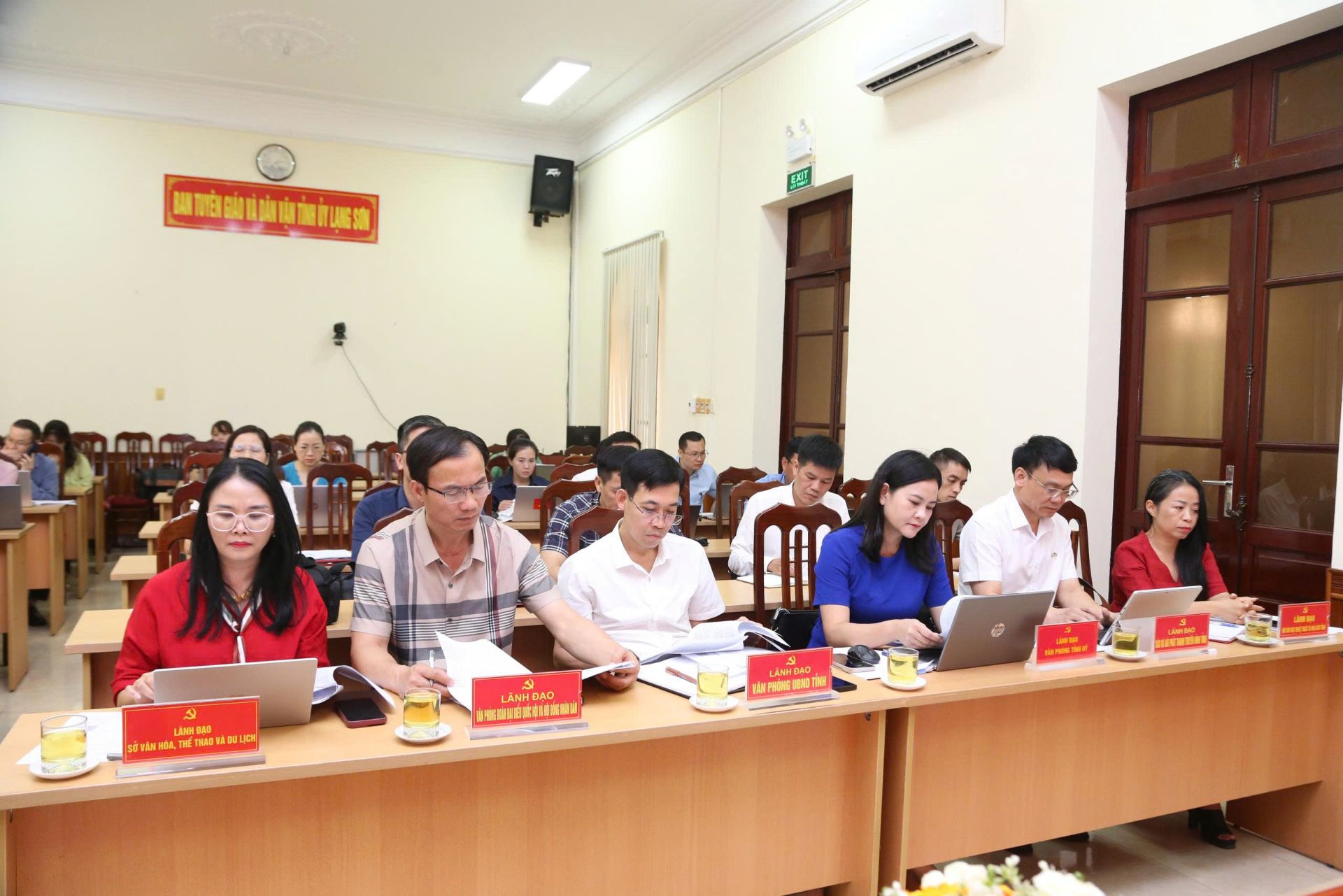 Các đại biểu tham dự hội nghị Các đại biểu tham dự hội nghị