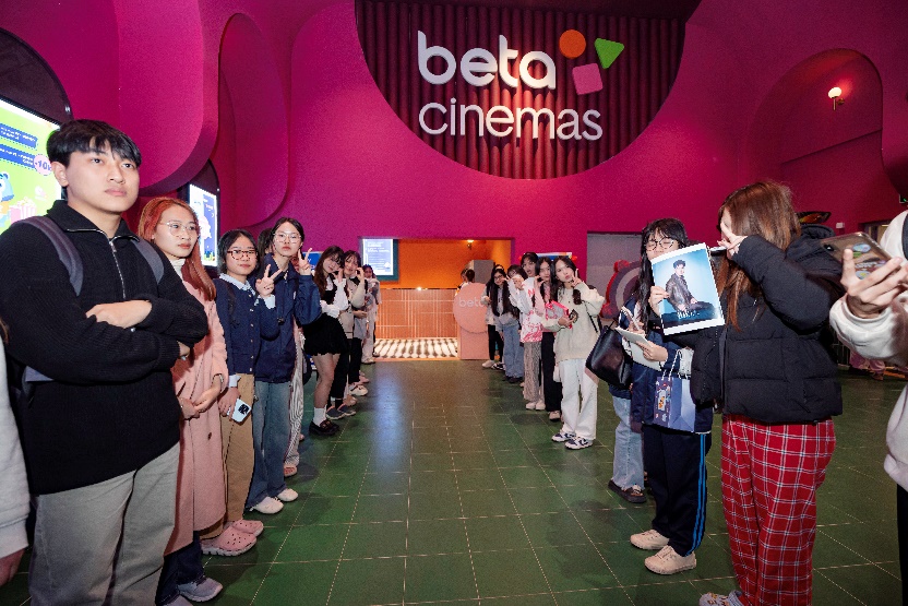 Theo thống kê từ Box Office Vietnam, cụm rạp Beta Cinemas Xuân Thủy (Hà Nội) đã ghi nhận số lượng vé bán ra cao nhất cả nước trong tháng 7/2025, vượt qua nhiều cụm rạp lớn, khẳng định sự yêu mến của khán giả dành cho mô hình rạp chiếu phim hiện đại, thân thiện với đại chúng