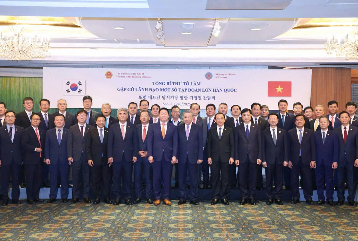 Tổng Bí thư Tô Lâm gặp gỡ lãnh đạo một số Tập đoàn lớn Hàn Quốc. Chủ tịch UBND tỉnh Vương Quốc Tuấn (ngoài cùng bên phải) tham dự