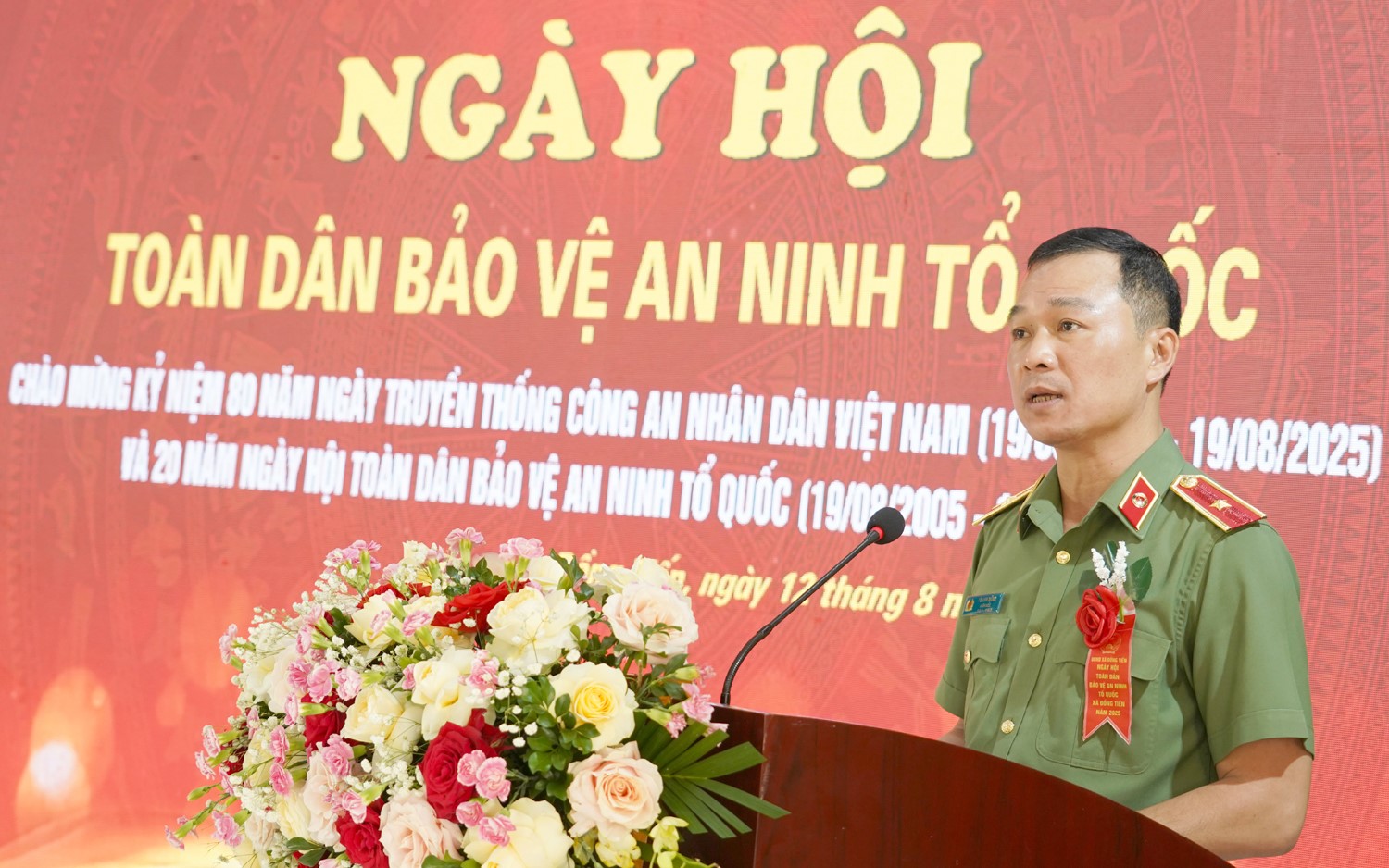 Thiếu tướng Tô Anh Dũng, Giám đốc Công an tỉnh phát biểu chỉ đạo tại Ngày hội