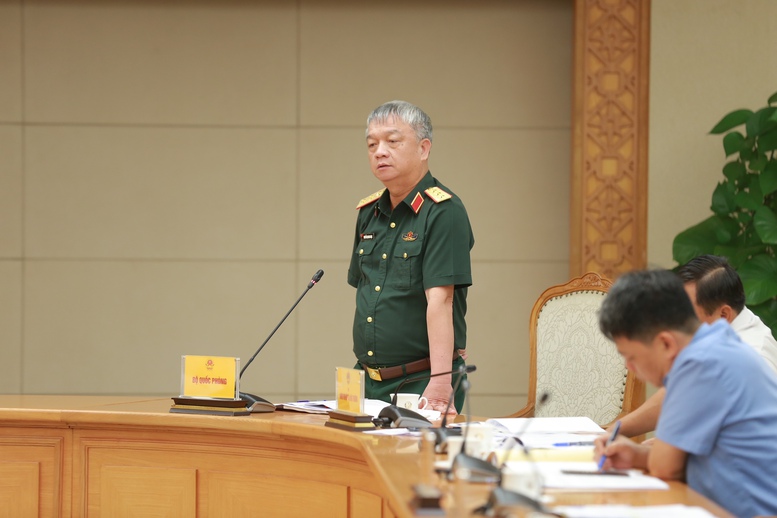 Thượng tướng Nguyễn Quang Ngọc, Phó Tổng Tham mưu trưởng Quân đội nhân dân Việt Nam báo cáo tại cuộc họp - Ảnh: VGP/Minh Khôi Thượng tướng Nguyễn Quang Ngọc, Phó Tổng Tham mưu trưởng Quân đội nhân dân Việt Nam báo cáo tại cuộc họp - Ảnh: VGP/Minh Khôi