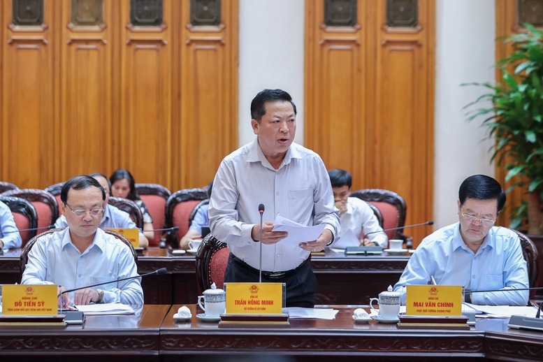 Bộ trưởng Bộ Xây dựng Trần Hồng Minh báo cáo tại cuộc họp - Ảnh: VGP/Nhật Bắc Bộ trưởng Bộ Xây dựng Trần Hồng Minh báo cáo tại cuộc họp - Ảnh: VGP/Nhật Bắc