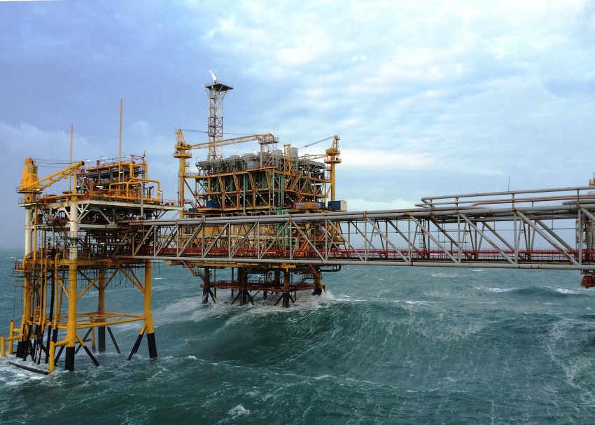 Xí nghiệp Khí đã thiết lập nhiều cột mốc sản lượng đáng tự hào trong hành trình phát triển 30 năm qua, dự kiến sẽ đạt 80 tỷ m3 vào tháng 11/2025. Ảnh: Giàn nén khí Trung tâm của Vietsovpetro