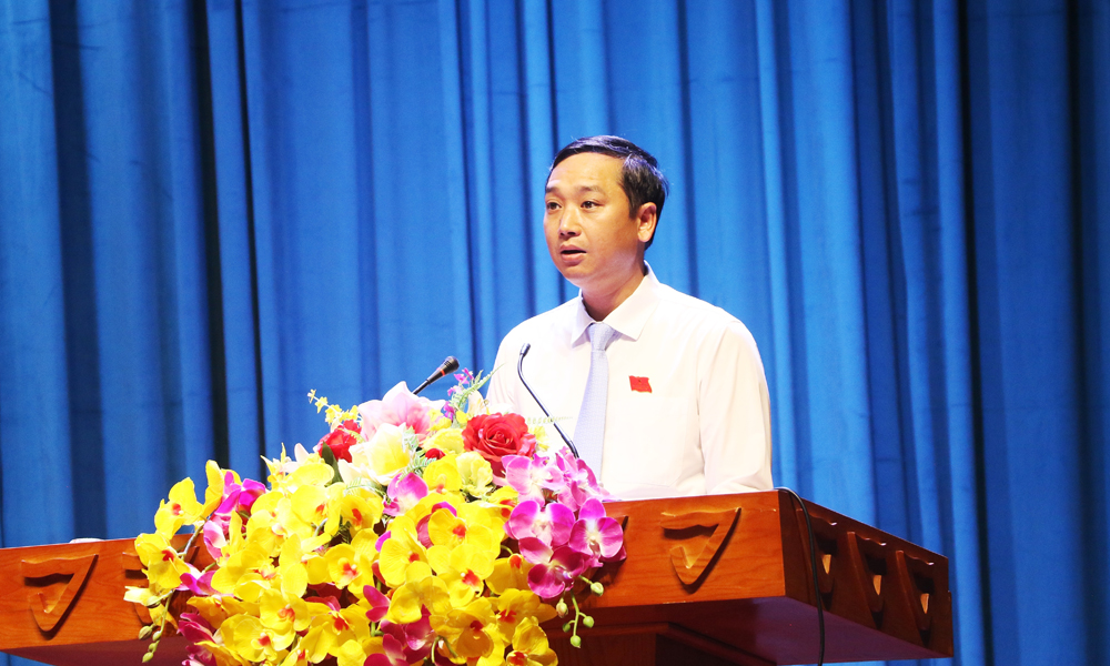 Đồng chí Nguyễn Việt Oanh - Phó Bí thư Tỉnh ủy, Chủ tịch Hội đồng nhân dân tỉnh phát biểu khai mạc.