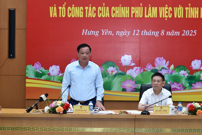 Phó Bí thư Tỉnh ủy, Chủ tịch UBND tỉnh Hưng Yên Nguyễn Khắc Thận phát biểu tại cuộc làm việc - Ảnh: VGP/Trần Mạnh