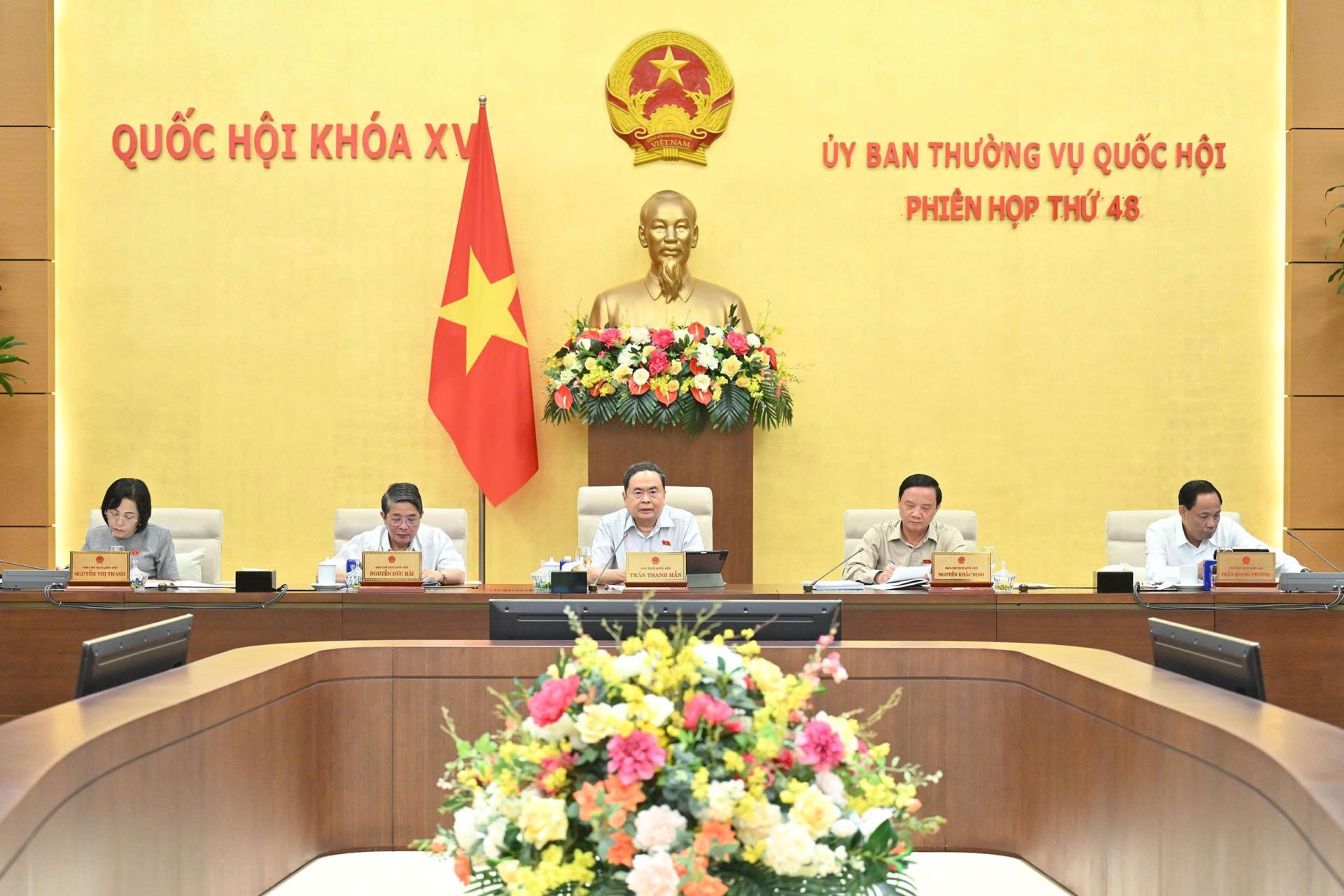 Ủy viên Bộ Chính trị, Chủ tịch Quốc hội Trần Thanh Mẫn phát biểu tại Phiên họp.