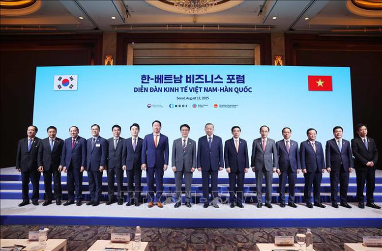 Tổng Bí thư Tô Lâm và Thủ tướng Hàn Quốc Kim Min Seok cùng các đại biểu dự Diễn đàn kinh tế Việt Nam – Hàn Quốc - Ảnh: TTXVN Tổng Bí thư Tô Lâm và Thủ tướng Hàn Quốc Kim Min Seok cùng các đại biểu dự Diễn đàn kinh tế Việt Nam – Hàn Quốc - Ảnh: TTXVN