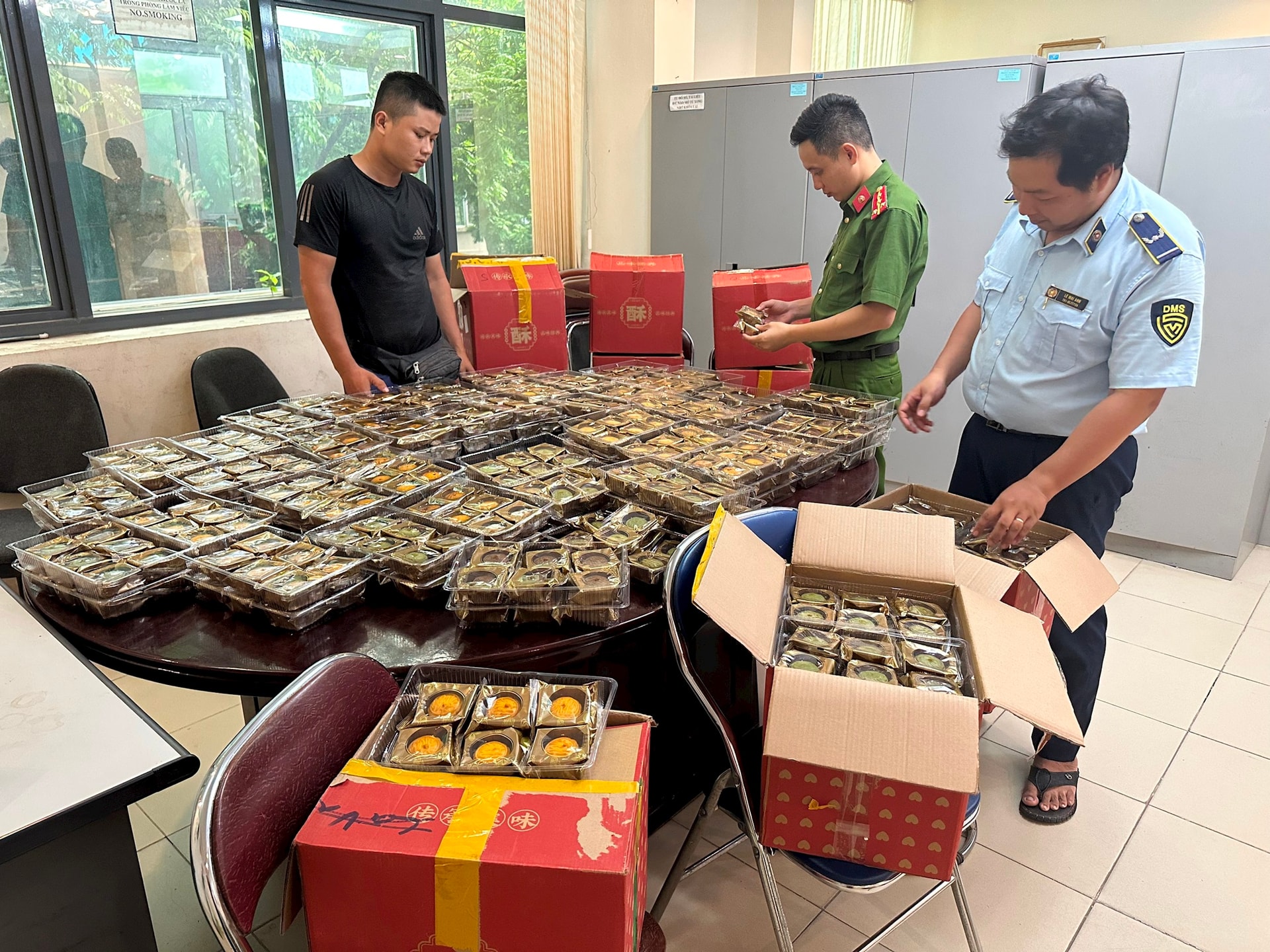 Đảm bảo an toàn thực phẩm dịp Trung thu, Hà Nội đồng loạt tổ chức kiểm tra