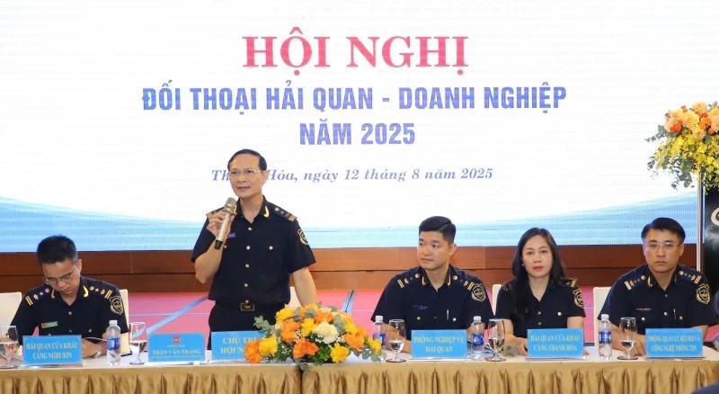 Chi cục Hải quan khu vực X đối thoại với hơn 200 doanh nghiệp