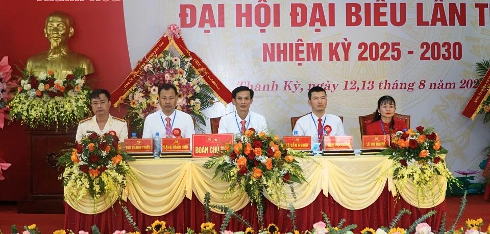 Đoàn đại biểu chủ tọa đại hội Đoàn đại biểu chủ tọa đại hội