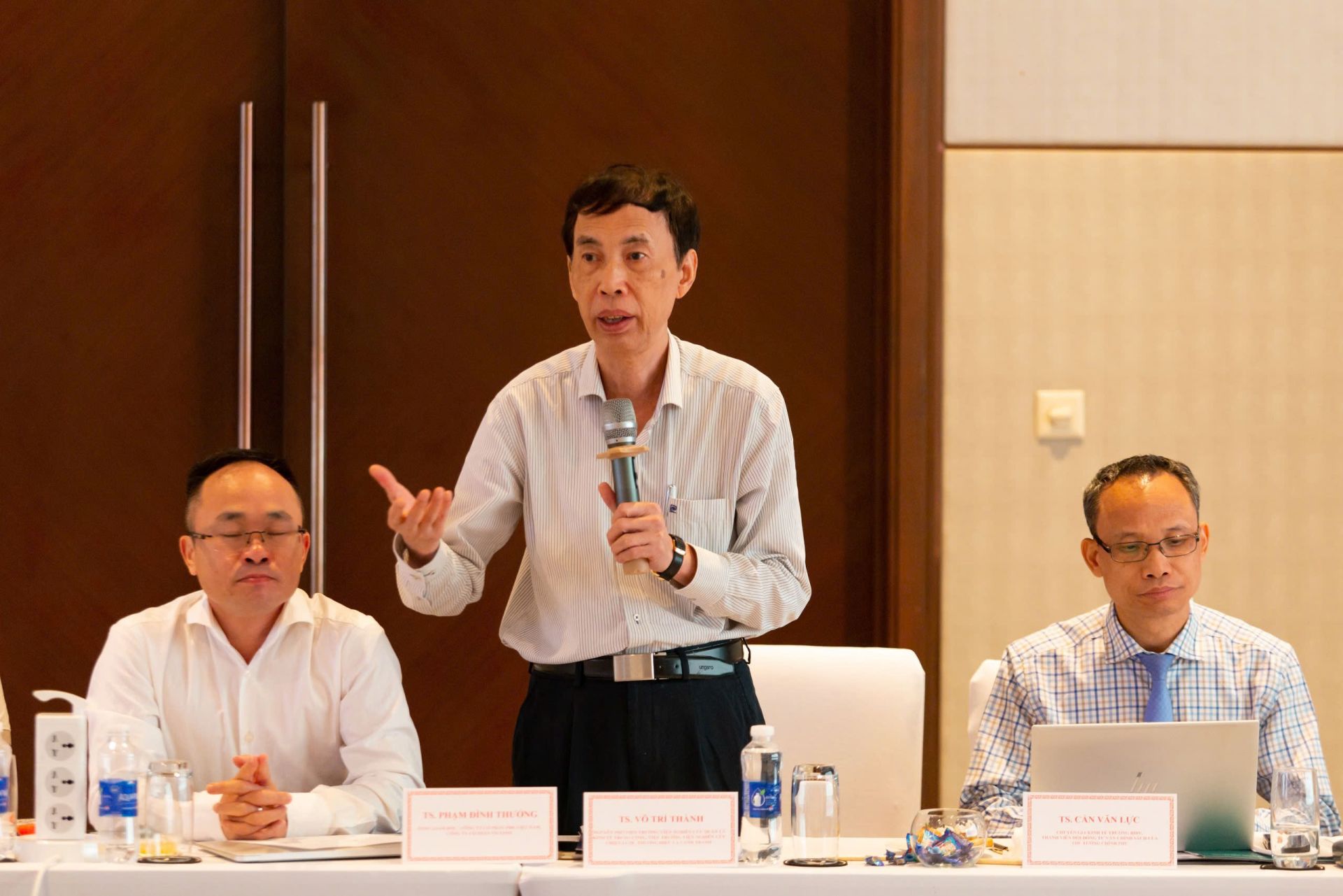 TS. Võ Trí Thành - Nguyên Phó viện trưởng Viện Nghiên cứu quản lý kinh tế Trung ương, Viện trưởng Viện Nghiên cứu chiến lược thương hiệu và cạnh tranh nêu ý kiến về Dự thảo Nghị định