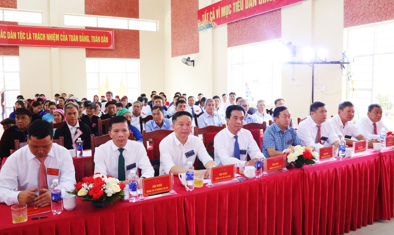 Đại biểu dự đại hội. Đại biểu dự đại hội.