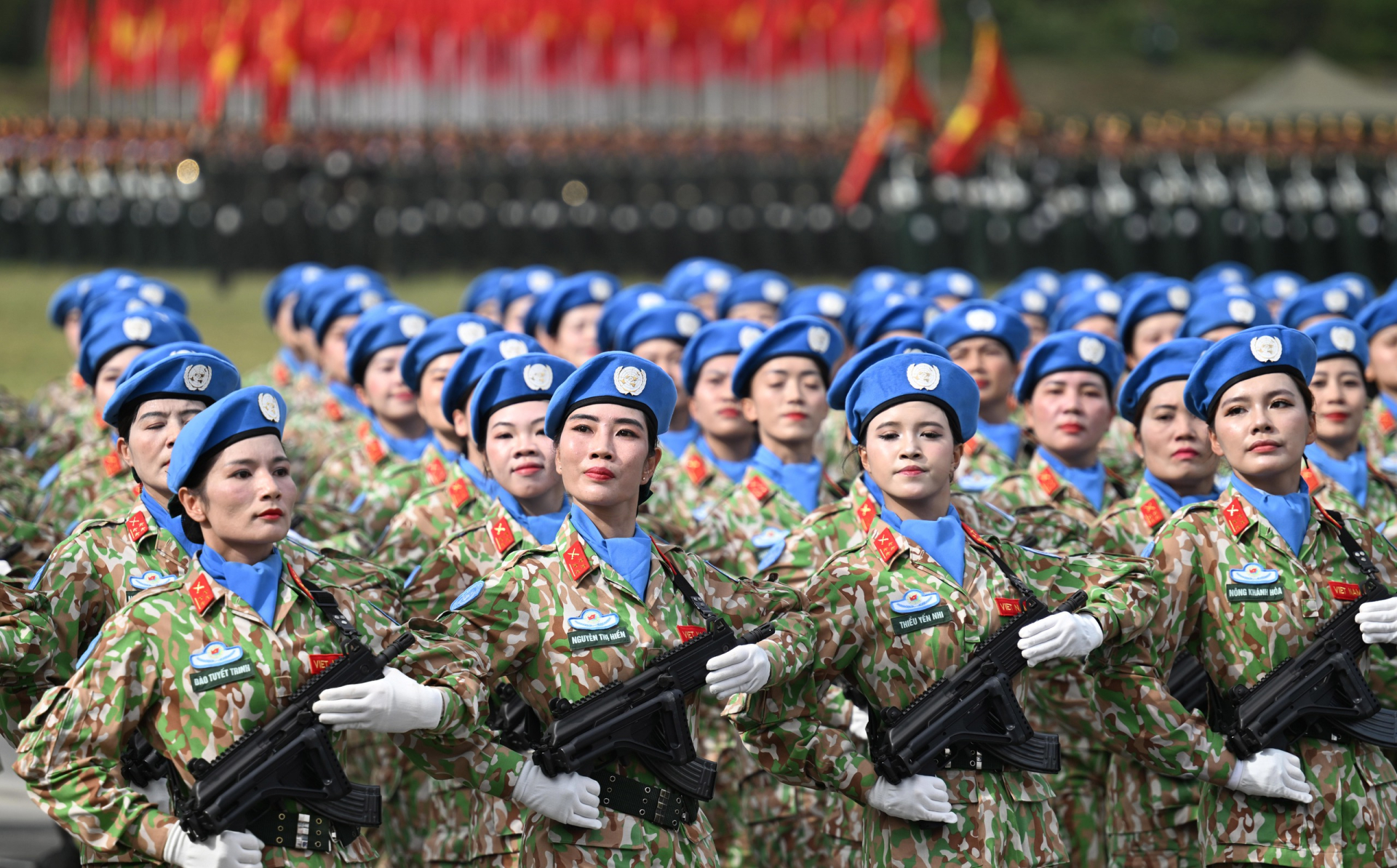 Chiến sĩ tham gia hợp luyện diễu binh, diễu hành chuẩn bị cho Lễ kỷ niệm 80 năm Cách mạng tháng Tám và Quốc khánh 2-9. Ảnh: ITN