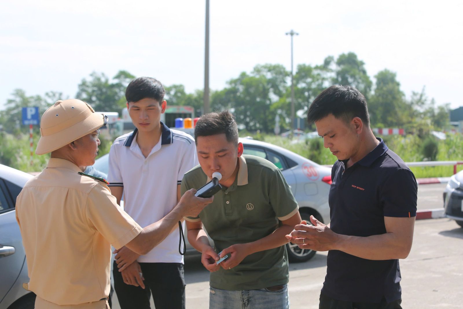 Công an Thanh Hóa kiểm tra điều kiện dự thi sát hạch cấp GPLX Công an Thanh Hóa kiểm tra điều kiện dự thi sát hạch cấp GPLX