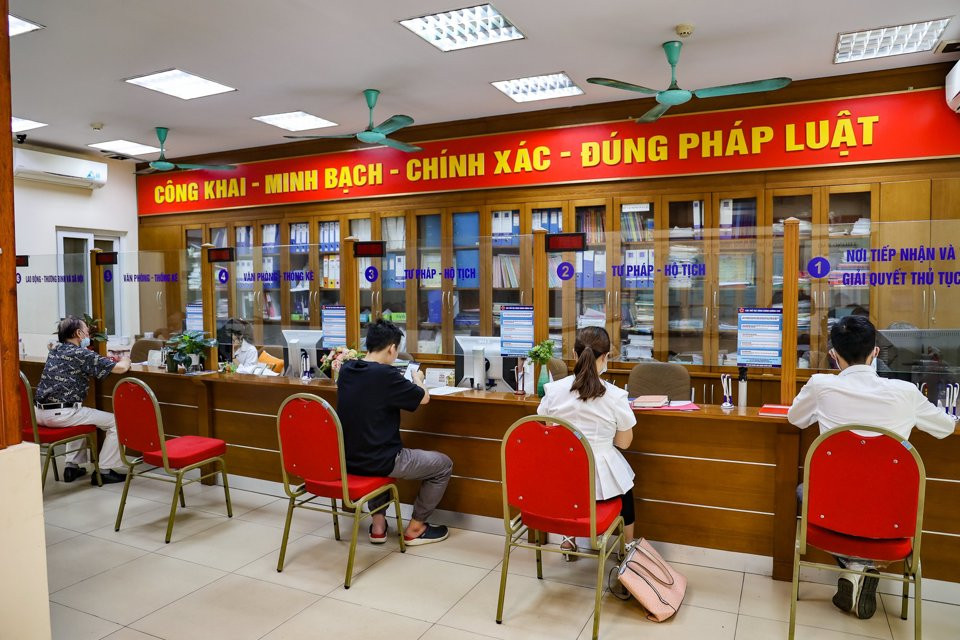 Hà Nội tăng tốc cắt giảm thủ tục hành chính, hướng tới phục vụ người dân và doanh nghiệp tốt hơn