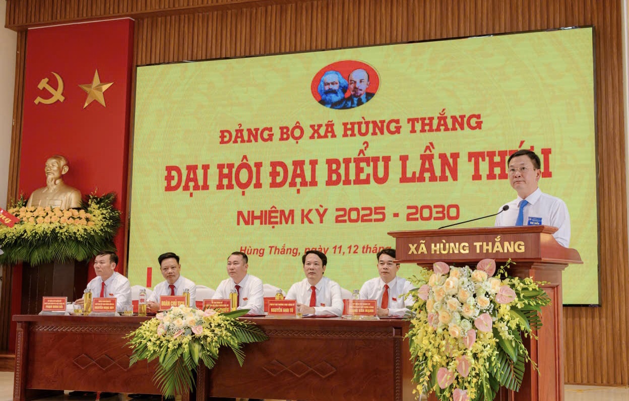 Thiếu tướng Bùi Quang Bình, Ủy viên Ban Thường vụ Thành ủy, Giám đốc Công an thành phố phát biểu chỉ đạo tại Đại hội. Thiếu tướng Bùi Quang Bình, Ủy viên Ban Thường vụ Thành ủy, Giám đốc Công an thành phố phát biểu chỉ đạo tại Đại hội.
