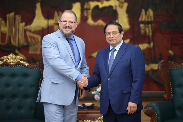 Thủ tướng Phạm Minh Chính tiếp ông Cristiano Amon, Chủ tịch kiêm Tổng Giám đốc điều hành tập đoàn Qualcomm - Ảnh: VGP/Nhật Bắc Thủ tướng Phạm Minh Chính tiếp ông Cristiano Amon, Chủ tịch kiêm Tổng Giám đốc điều hành tập đoàn Qualcomm - Ảnh: VGP/Nhật Bắc