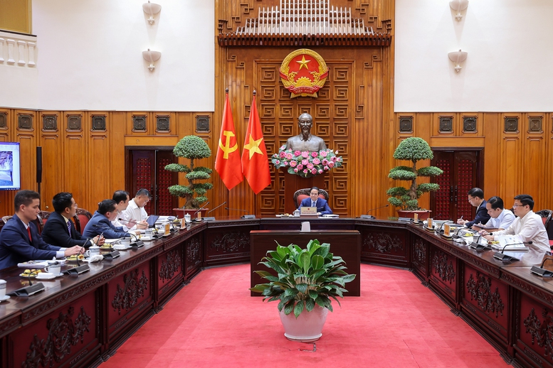 Thủ tướng làm việc với tập đoàn công nghệ vừa xuất khẩu 5.000 UAV sang Hàn Quốc