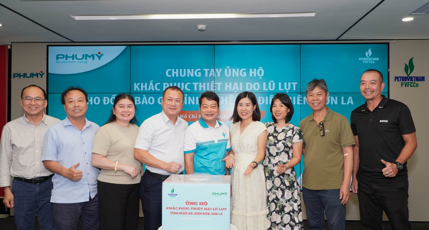 Lãnh đạo PVFCCo - Phú Mỹ và đông đảo CBCNV trực tiếp đóng góp tại Tổng công ty