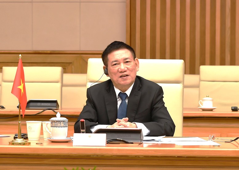 Phó Thủ tướng Hồ Đức Phớc: Việt Nam sẵn sàng chia sẻ toàn diện kinh nghiệm và hỗ trợ Lào trong quá trình cải cách, đổi mới doanh nghiệp nhà nước, đồng thời cũng mong muốn học hỏi những kinh nghiệm quý từ phía Lào. Phó Thủ tướng Hồ Đức Phớc: Việt Nam sẵn sàng chia sẻ toàn diện kinh nghiệm và hỗ trợ Lào trong quá trình cải cách, đổi mới doanh nghiệp nhà nước, đồng thời cũng mong muốn học hỏi những kinh nghiệm quý từ phía Lào.